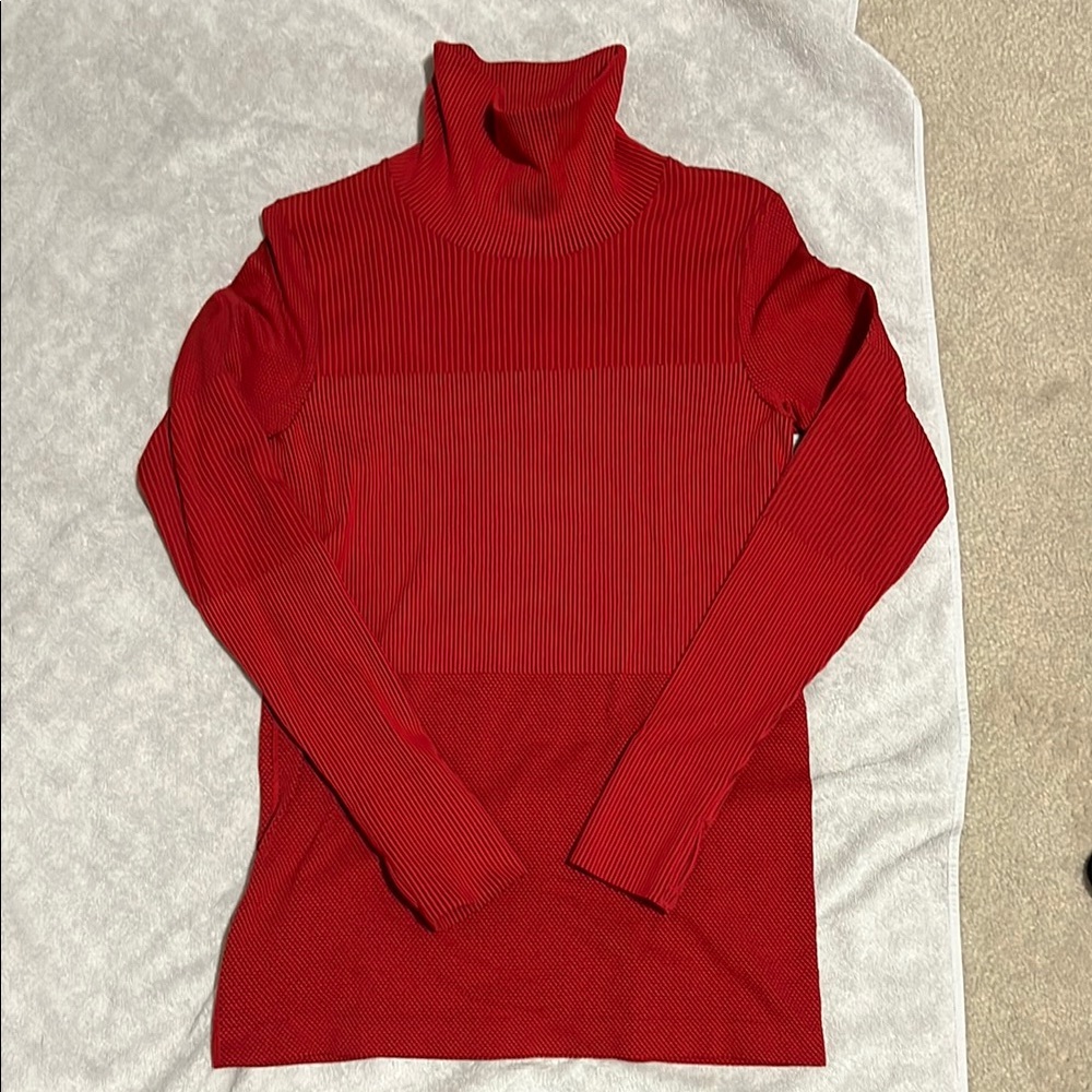 Athleta turtle neck LS M
